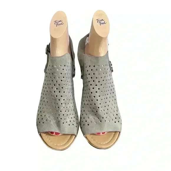 Anthropologie Sophia Milano Suede Perforated Open Toe Shoetie Sandal Siz… - Picture 2 of 5